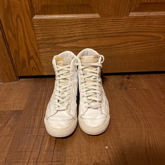 White nike blazers size 11W / size 9M - Picture 1 of 3